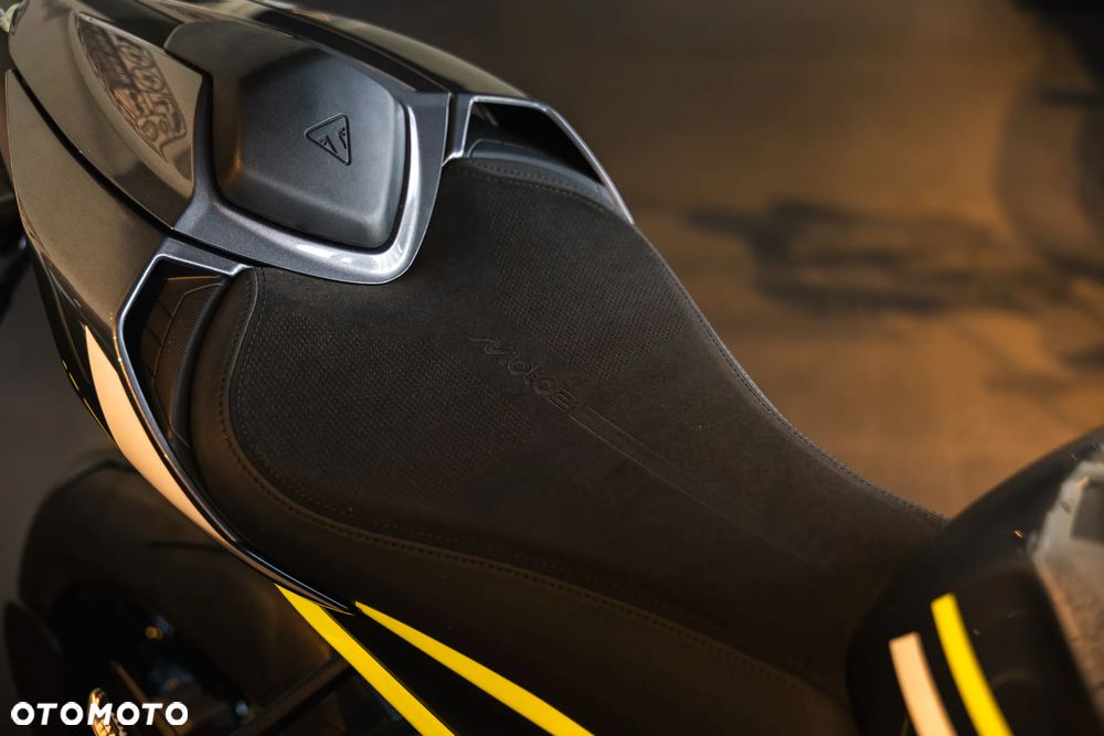 Triumph Street Triple - 7