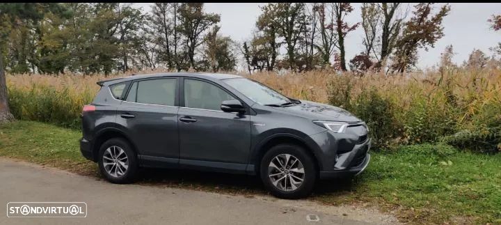 Toyota RAV4 - 1