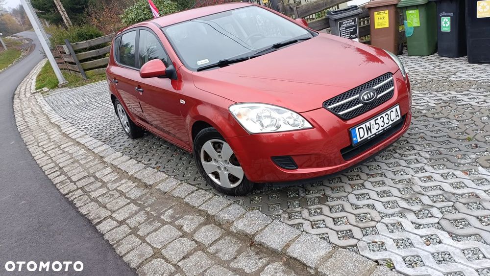 Kia Ceed 1.4 Comfort + - 5