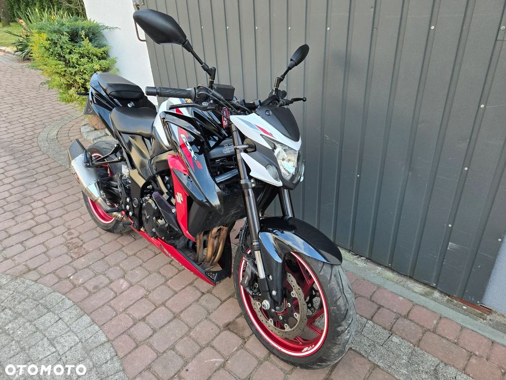 Suzuki GSX - 5