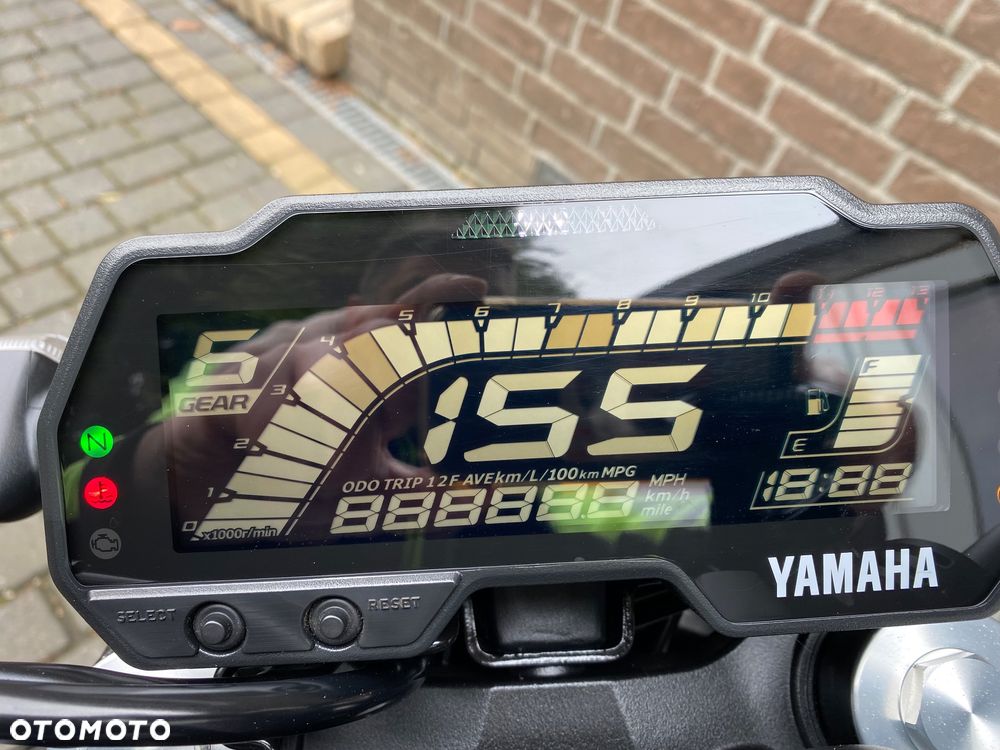 Yamaha MT - 12