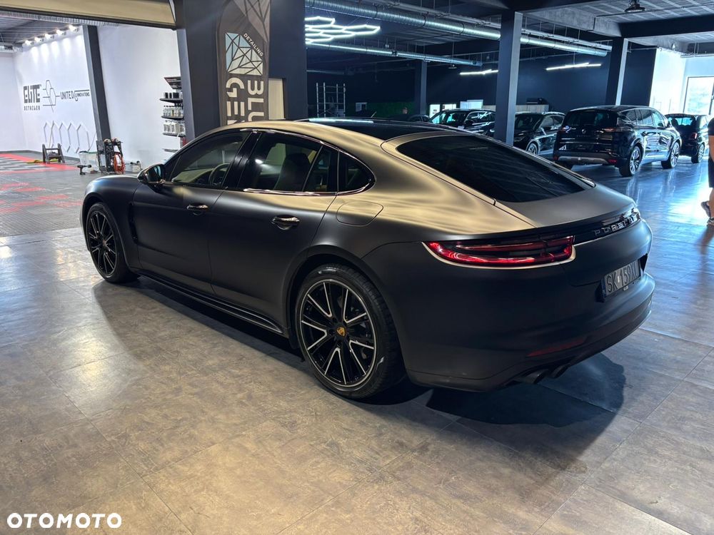 Porsche Panamera 4 E-Hybrid - 5