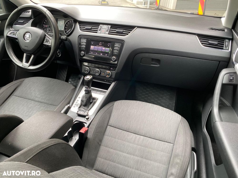 Skoda Octavia 1.6 TDI DSG Ambition - 8