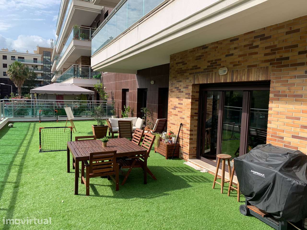 T3 com terraço e muito verde nos Terraços da Ponte - Grande imagem: 3/16