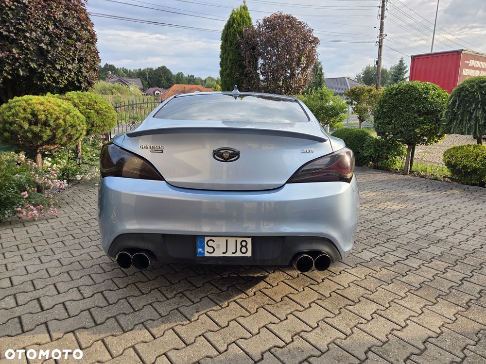 Hyundai Genesis Coupe - 3