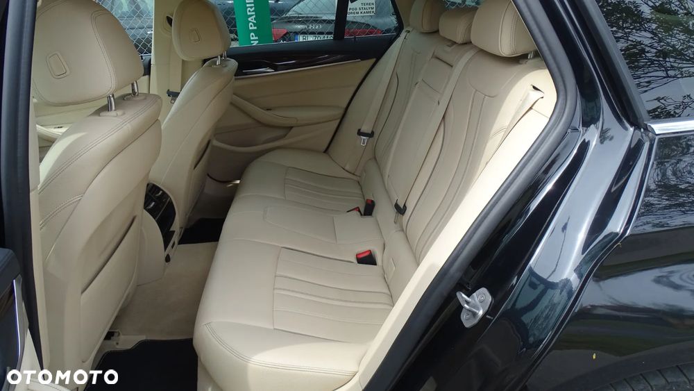 BMW Seria 5 520d xDrive Luxury Line - 20