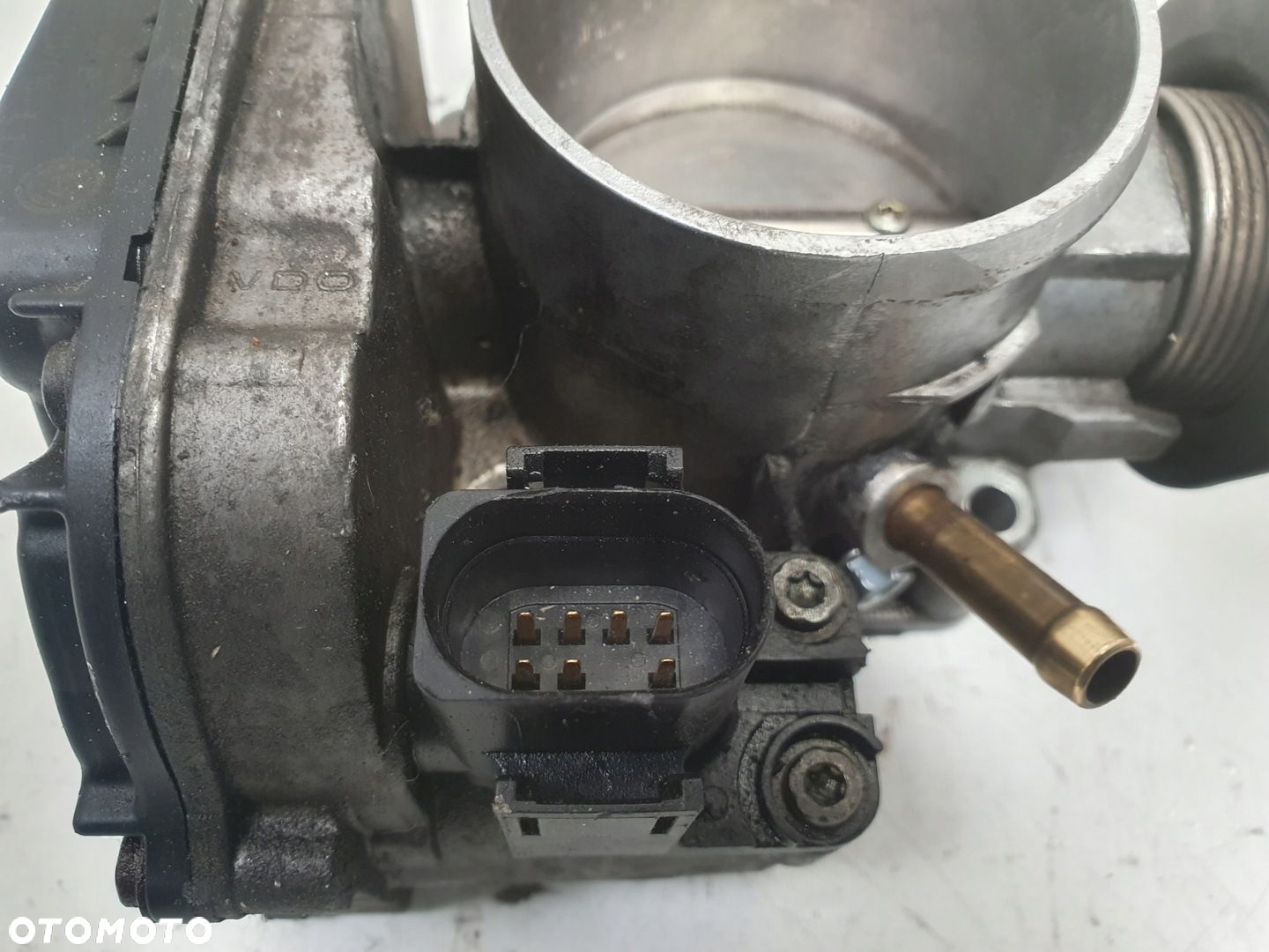 VW Sharan 1.8 T turbo PRZEPUSTNICA 06A133064P - 9