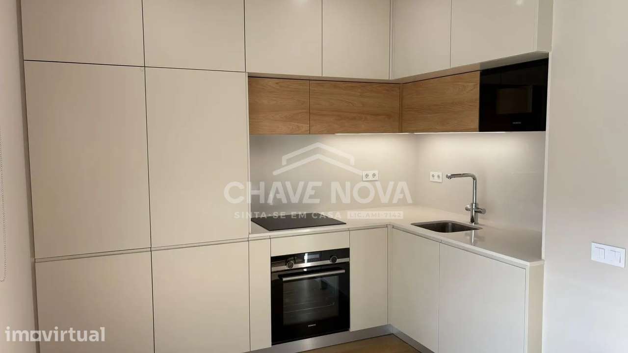 T1+1 Mobilado c/ Lugar de Garagem no Carvalhido (Porto) - Grande imagem: 2/8