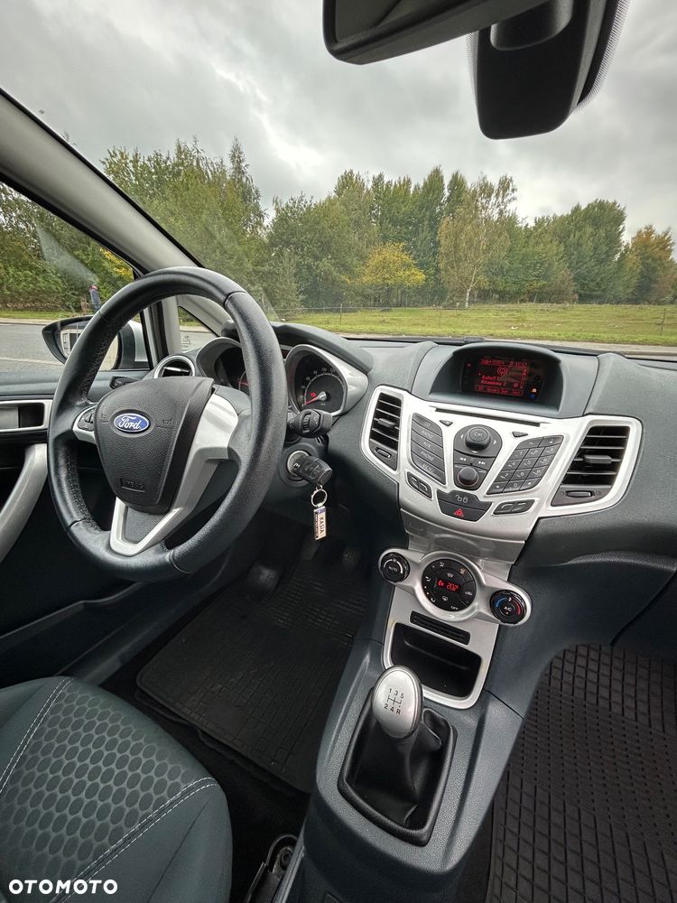 Ford Fiesta 1.4 TDCi Ambiente - 15