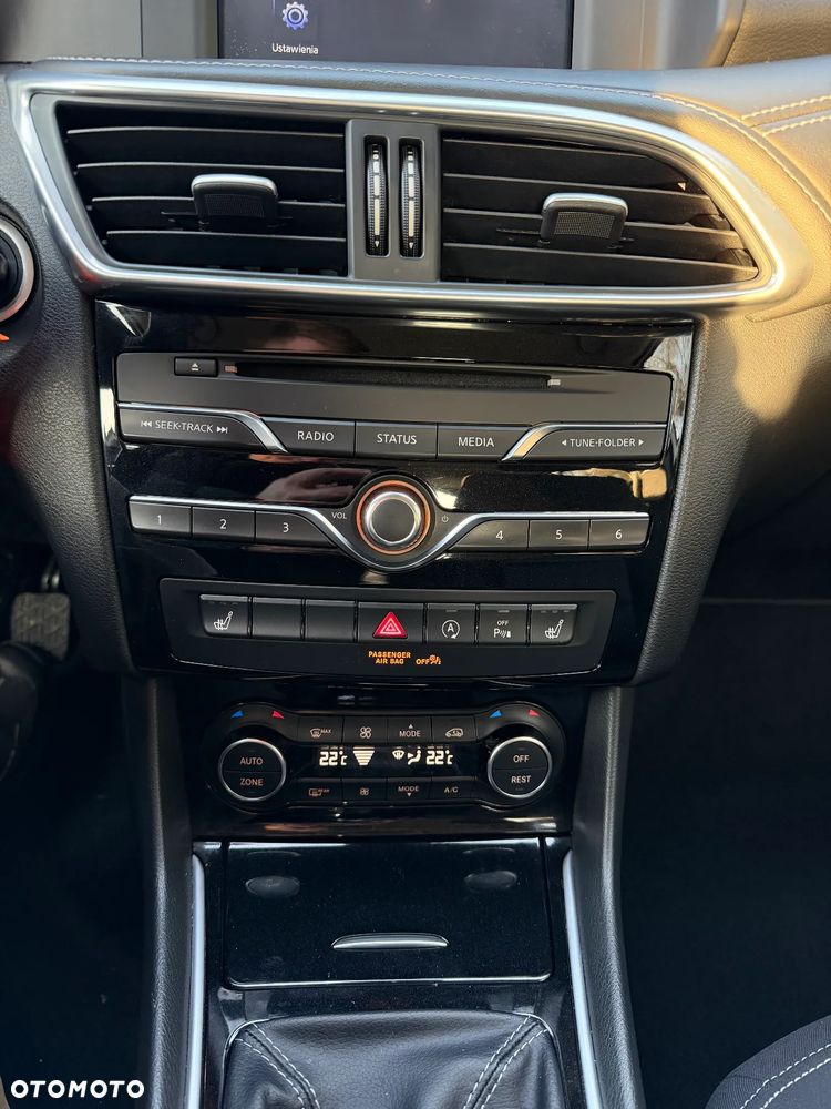 Infiniti Q30 1.5d Premium Tech Gallery White - 17