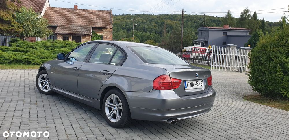 BMW Seria 3 318d - 4