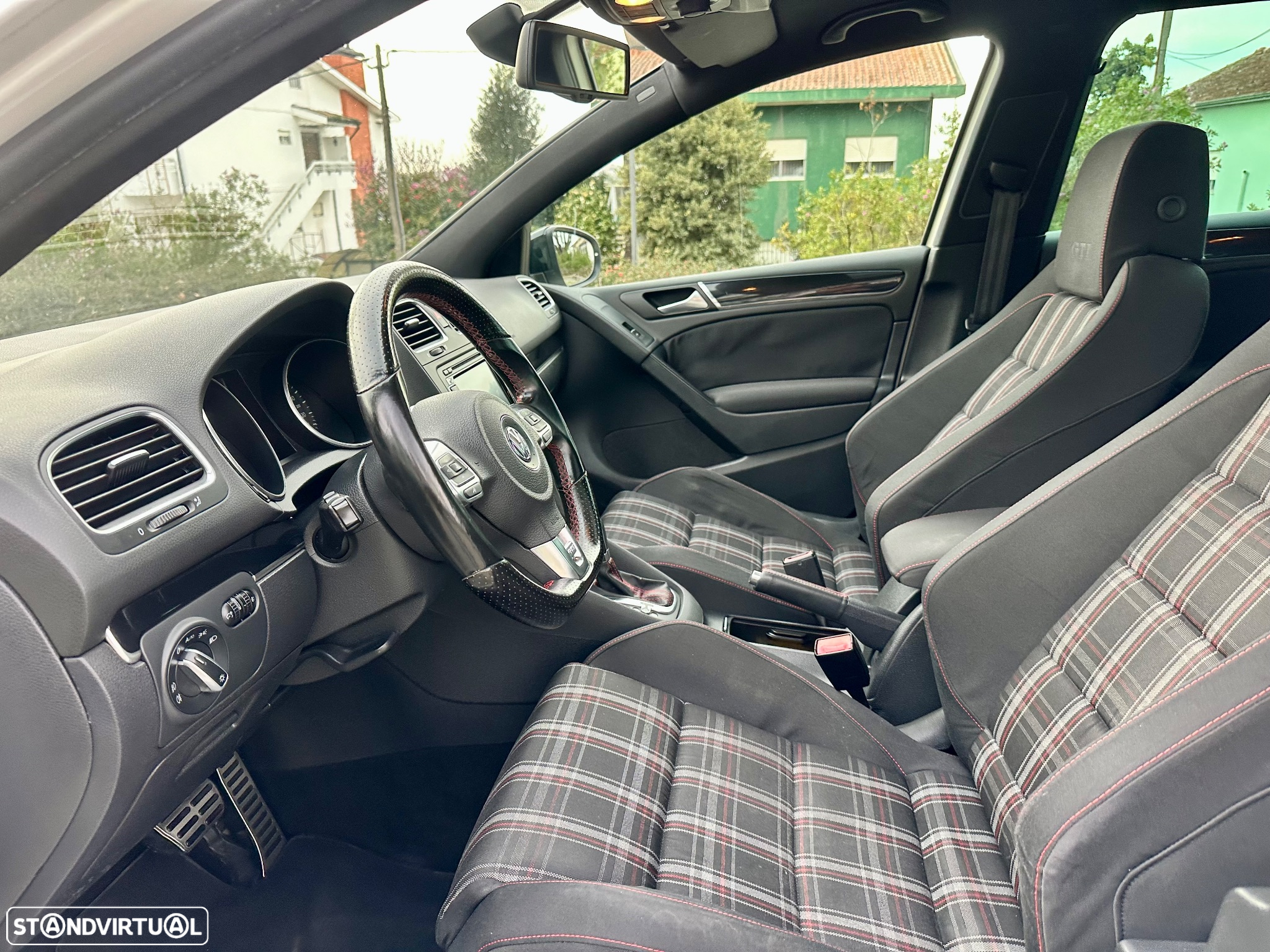VW Golf 2.0 GTI DSG - 23