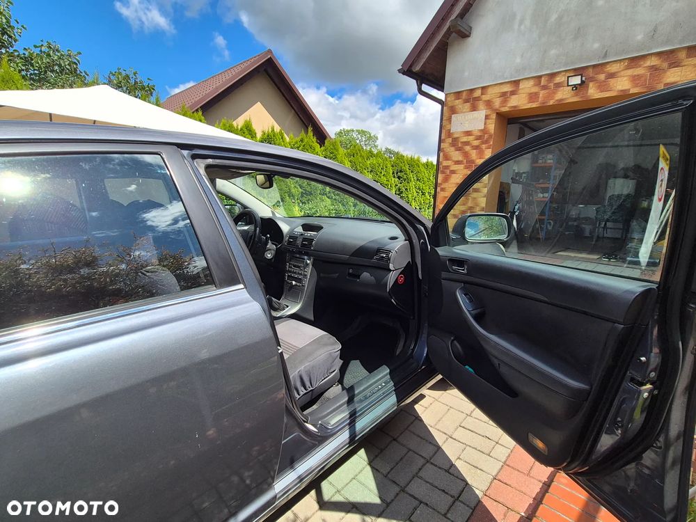Toyota Avensis 2.0 D-4D - 5