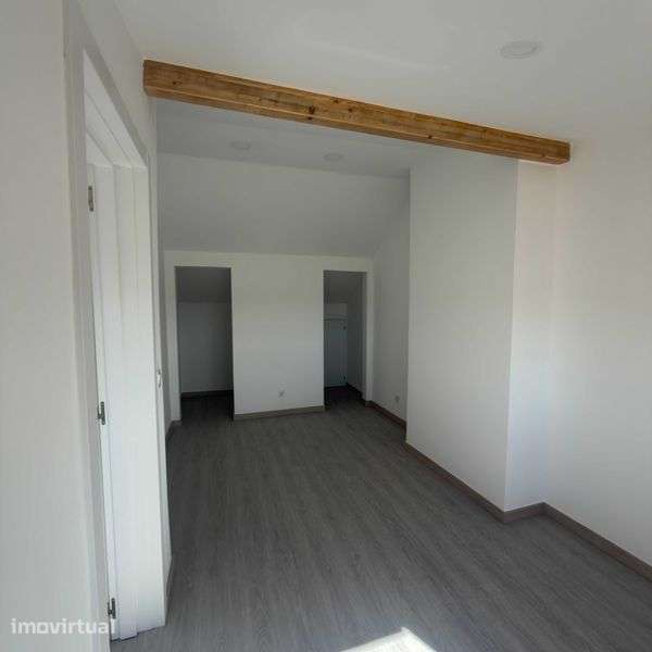 Alugo T1 + 1 Remodelado - Lisboa - Excelente Vista - Grande imagem: 3/12
