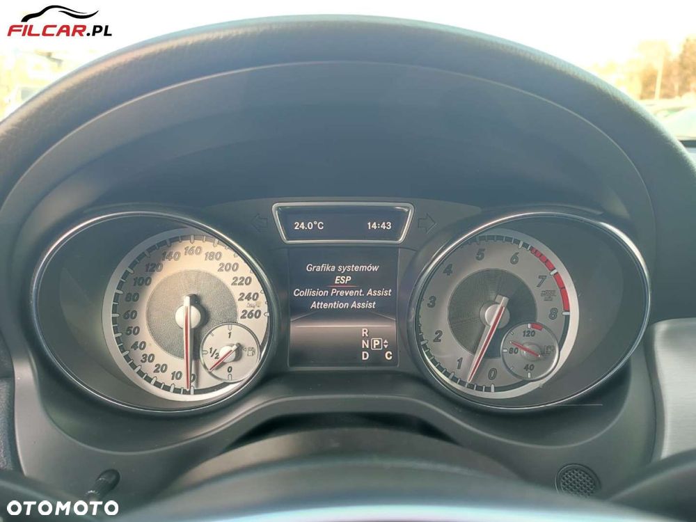 Mercedes-Benz GLA - 14