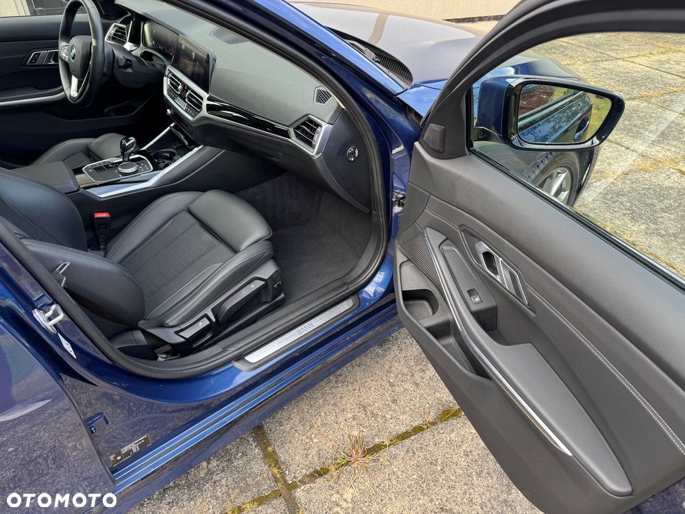 BMW Seria 3 318i Sport Line sport - 12