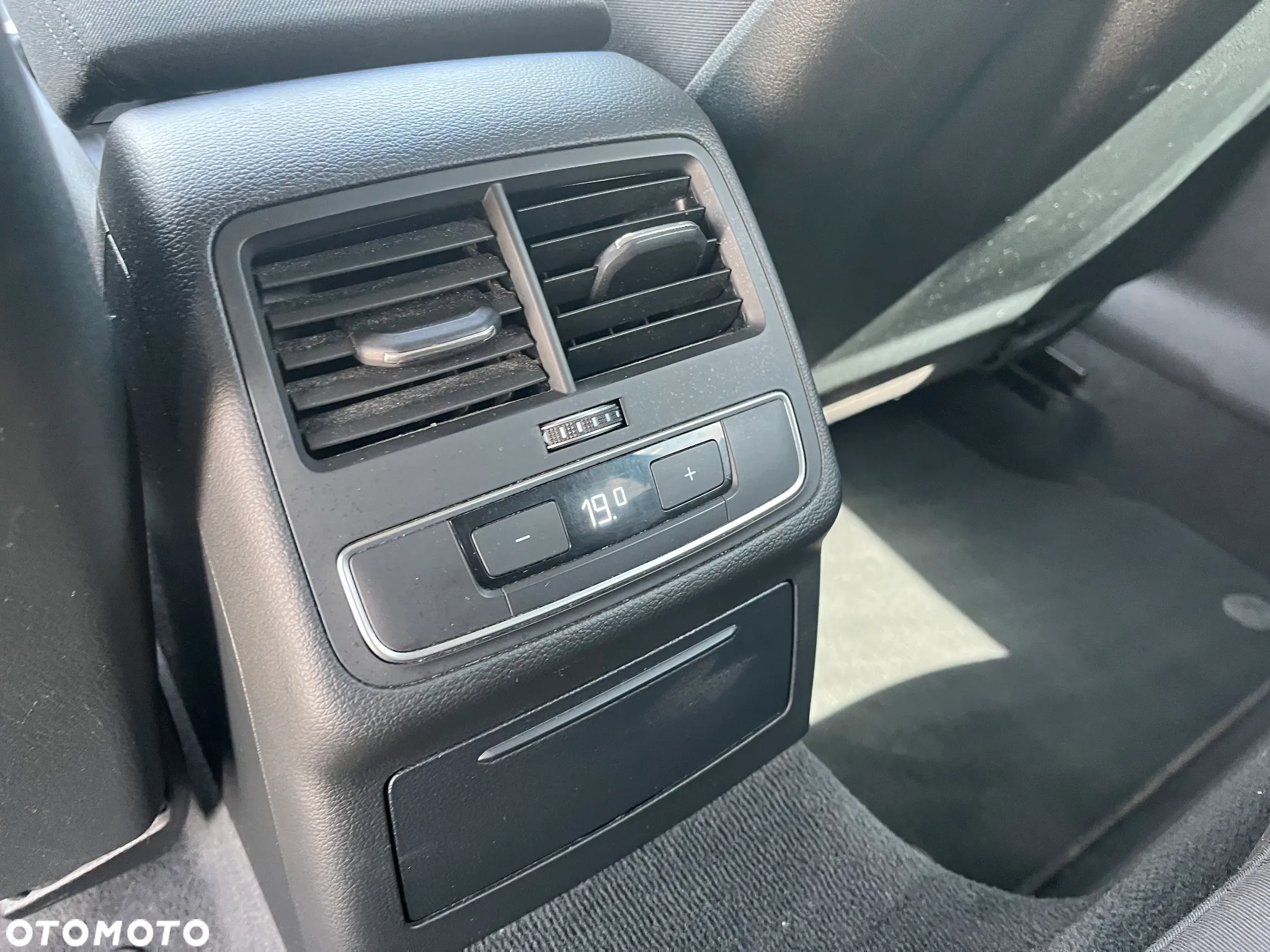 Audi A4 2.0 TDI Design - 13