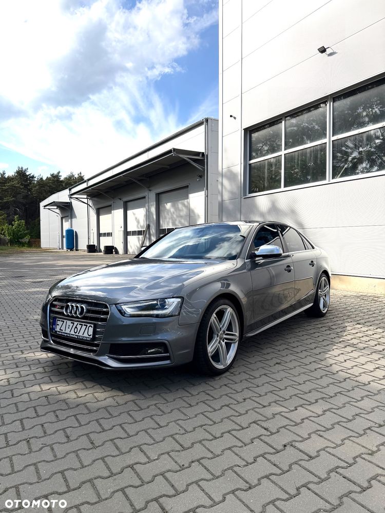 Audi S4 Limousine - 1