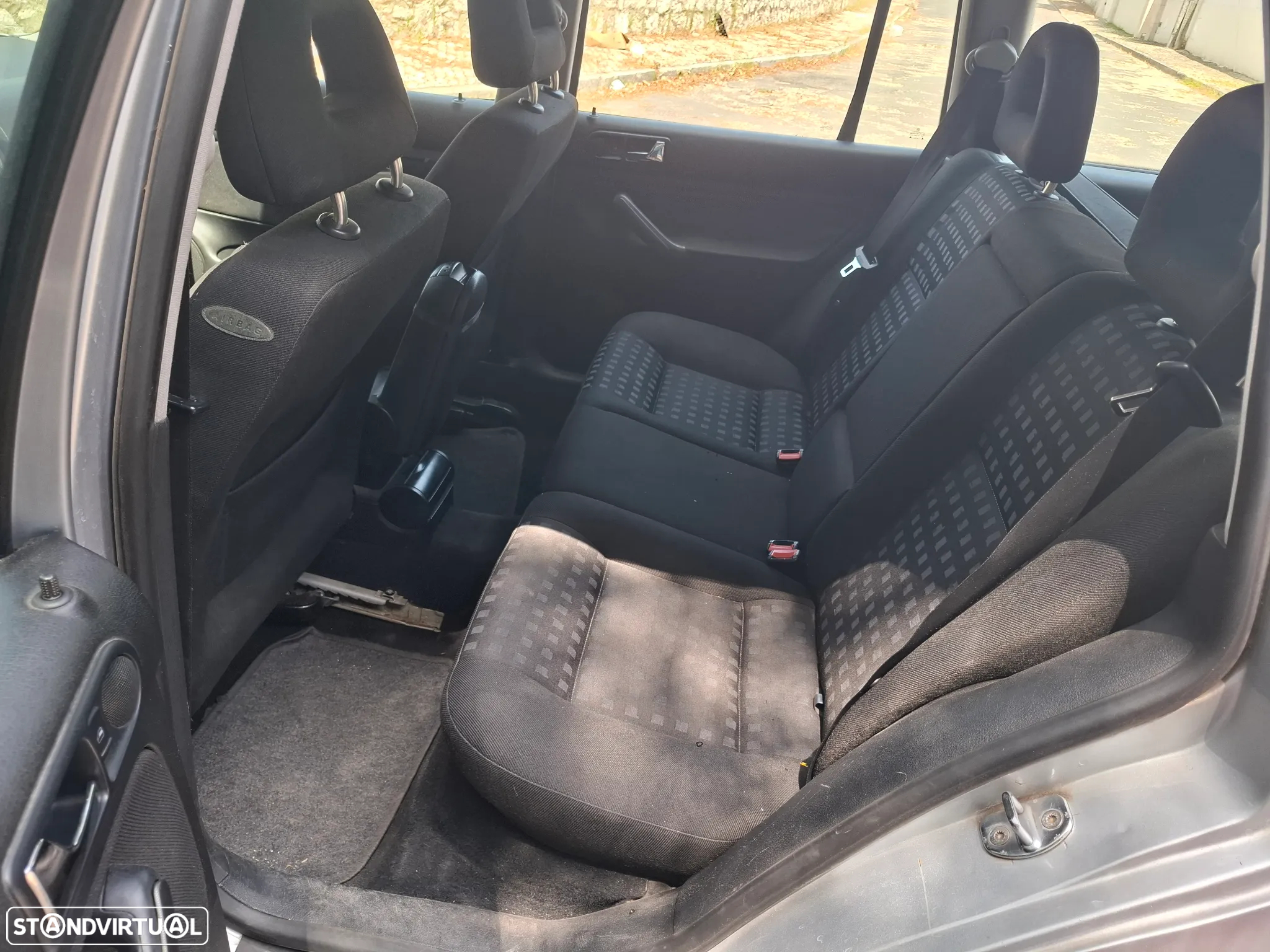 VW Bora 1.9 TDi Highline - 9