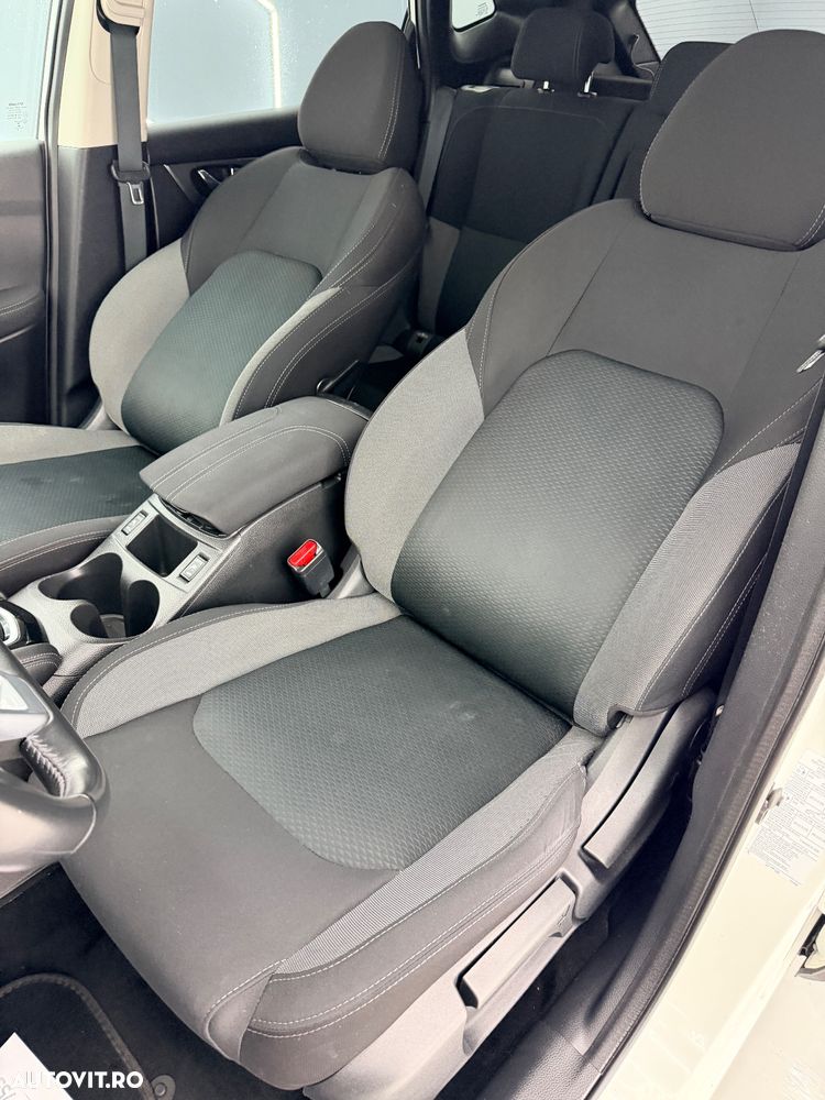 Nissan Qashqai 1.2 DIG-T Xtronic N-Vision - 19