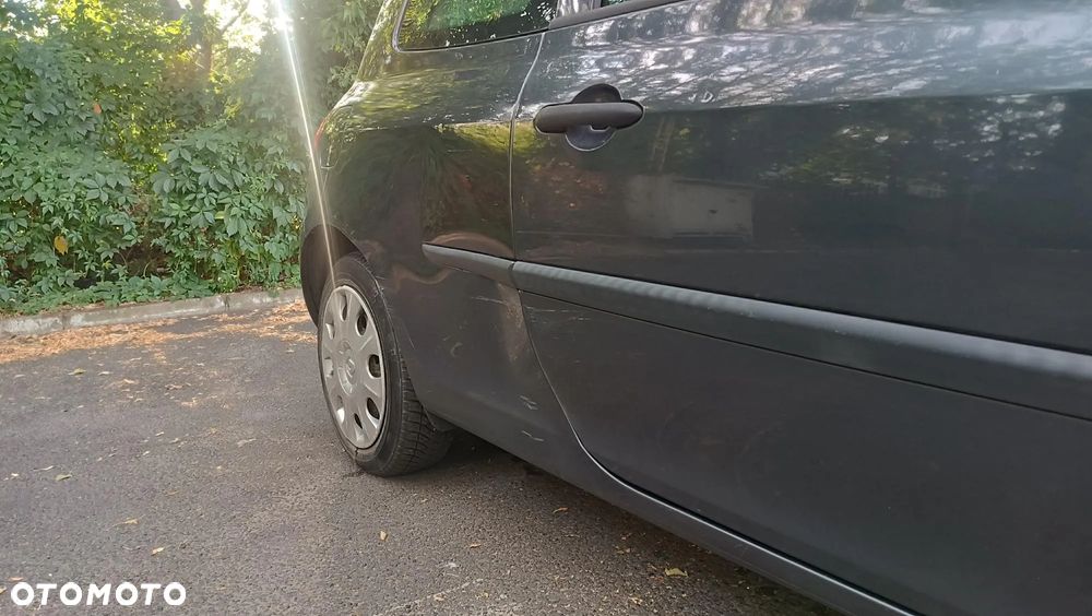 Renault Clio - 13