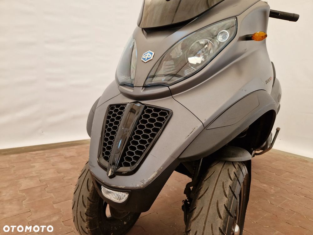 Piaggio MP-3 - 35