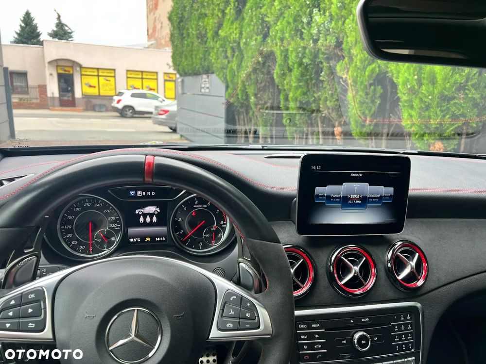 Mercedes-Benz GLA AMG 45 4-Matic - 8