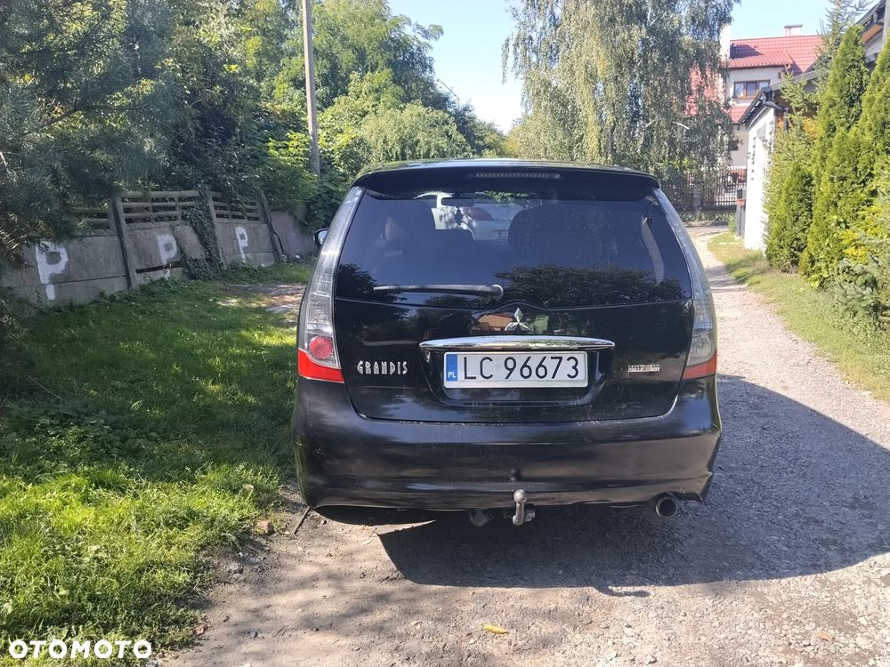 Mitsubishi Grandis 2.4 Intense - 4