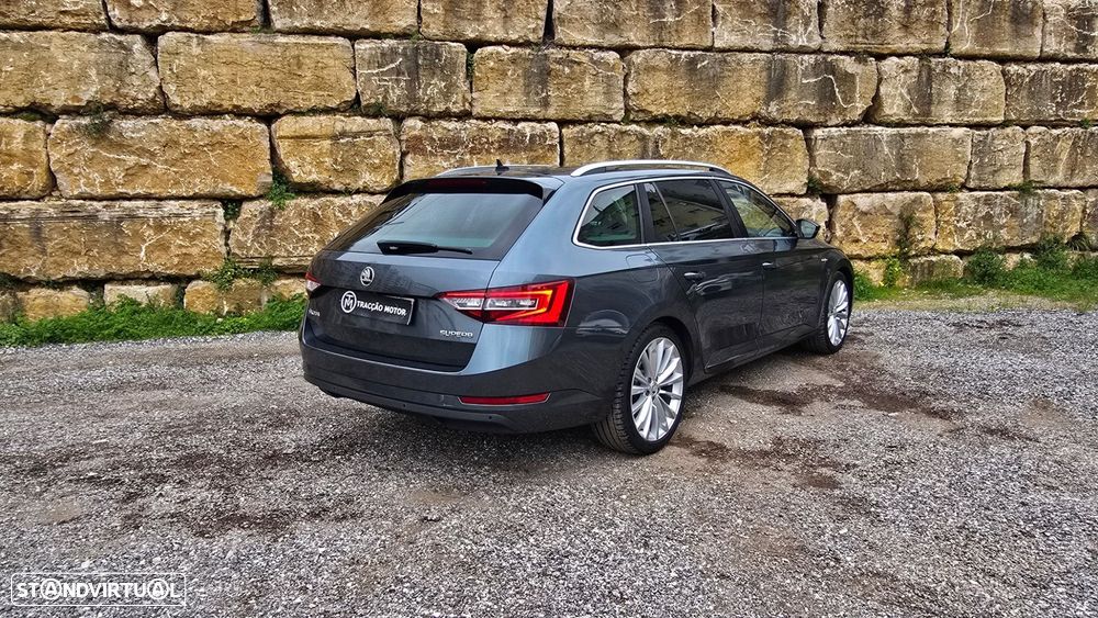 Skoda Superb Break 2.0 TDI Laurin&Klement DSG - 2
