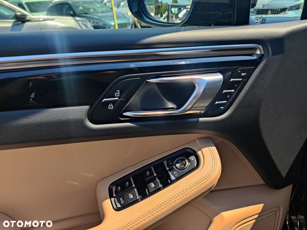 Porsche Macan Standard - 18