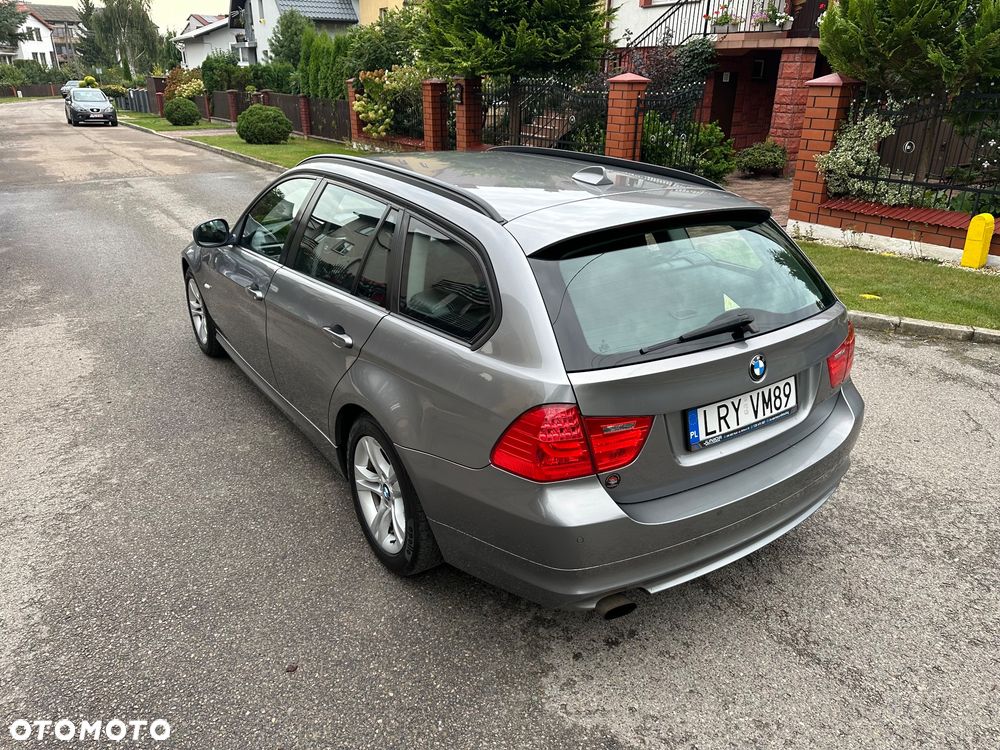 BMW Seria 3 318i Edition Exclusive - 14