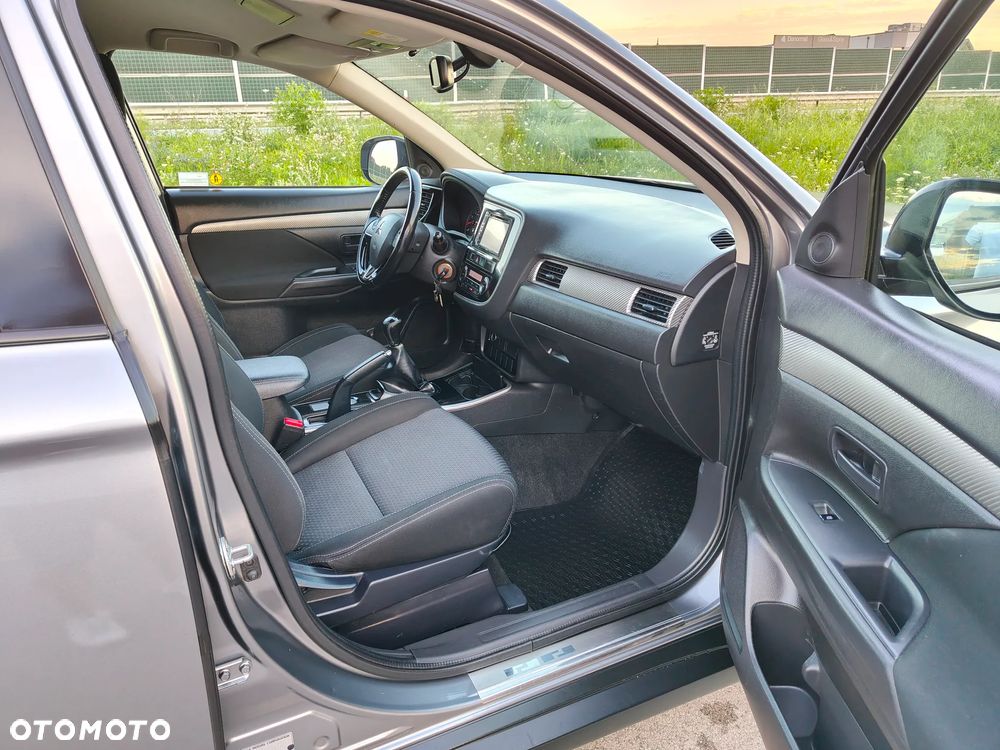 Mitsubishi Outlander 2.0 City Style 2WD - 32