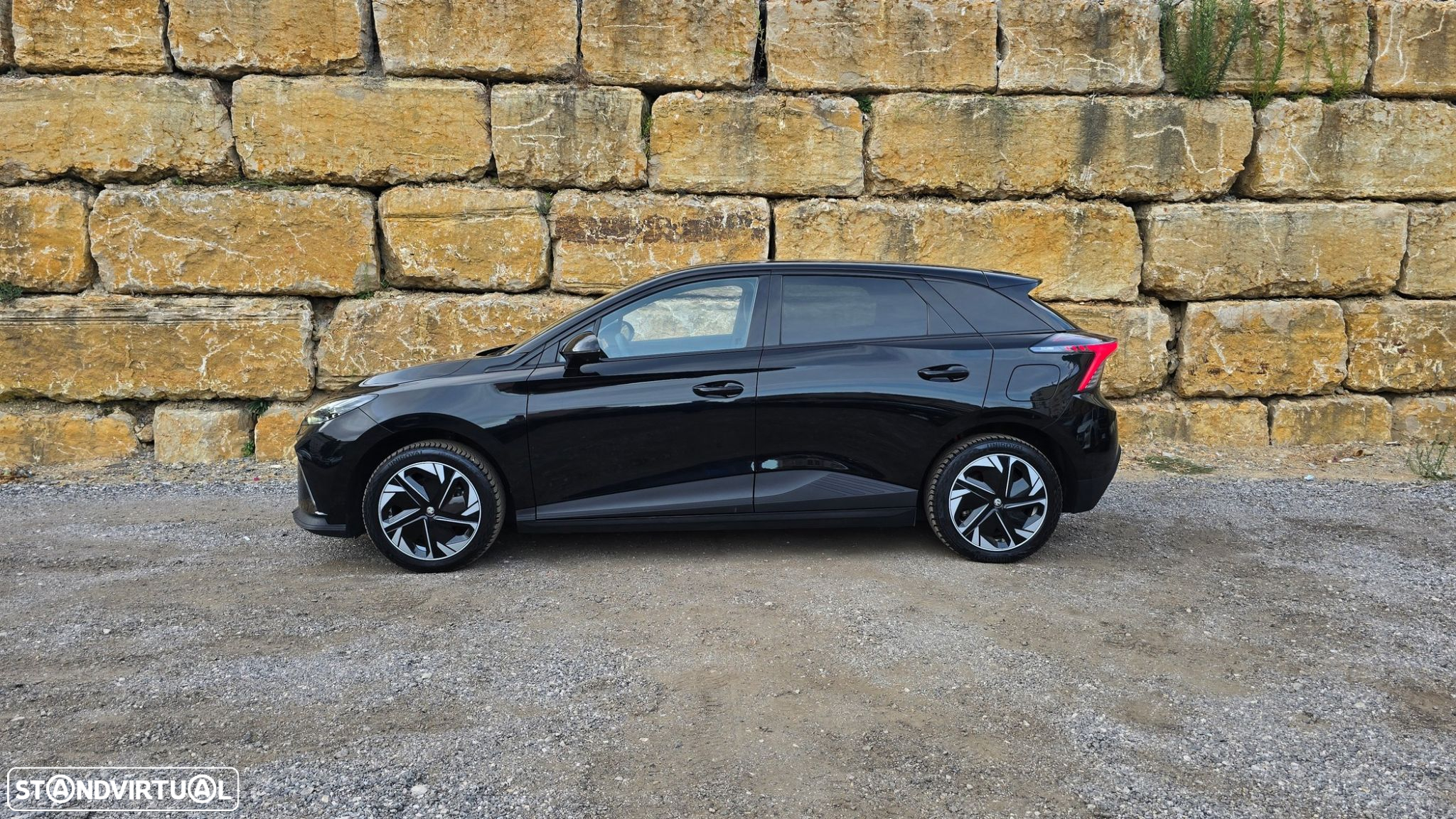 MG MG4 64 kWh Luxury - 2