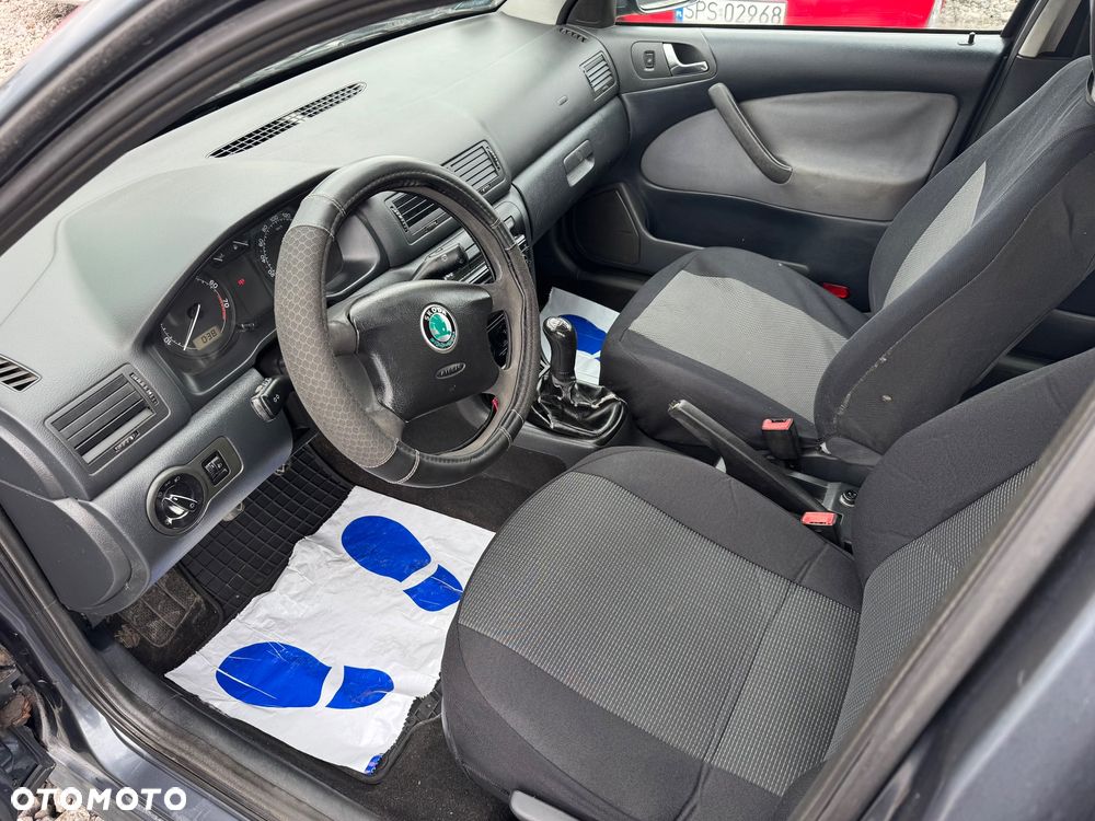 Skoda Octavia 1.6 Tour - 8