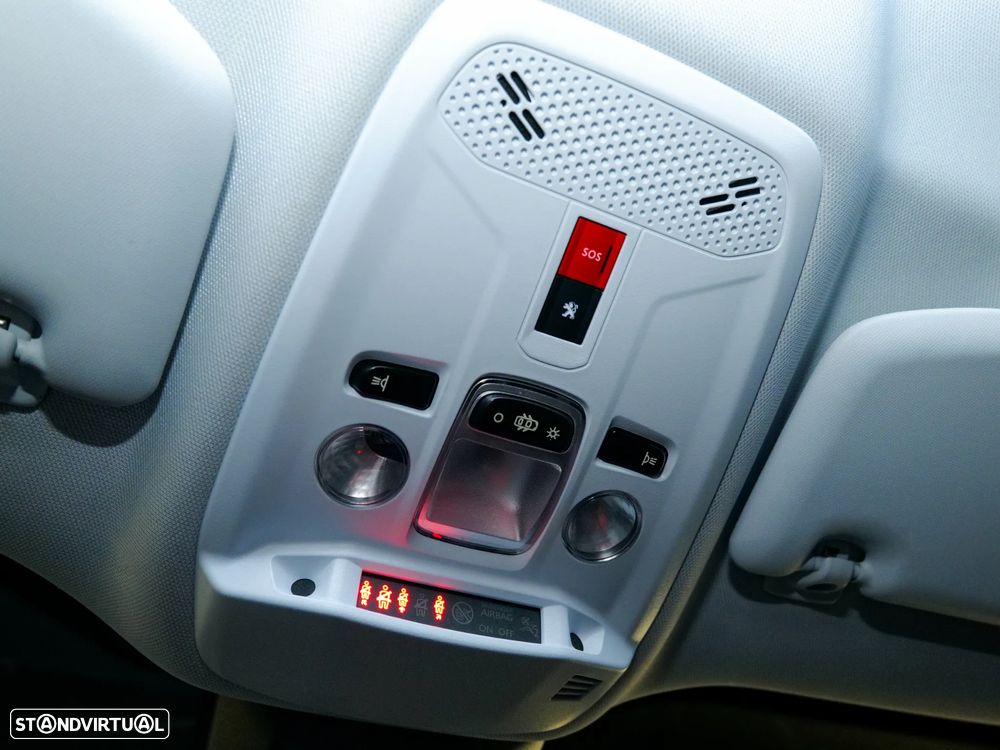 Peugeot e-2008 Allure+ - 16