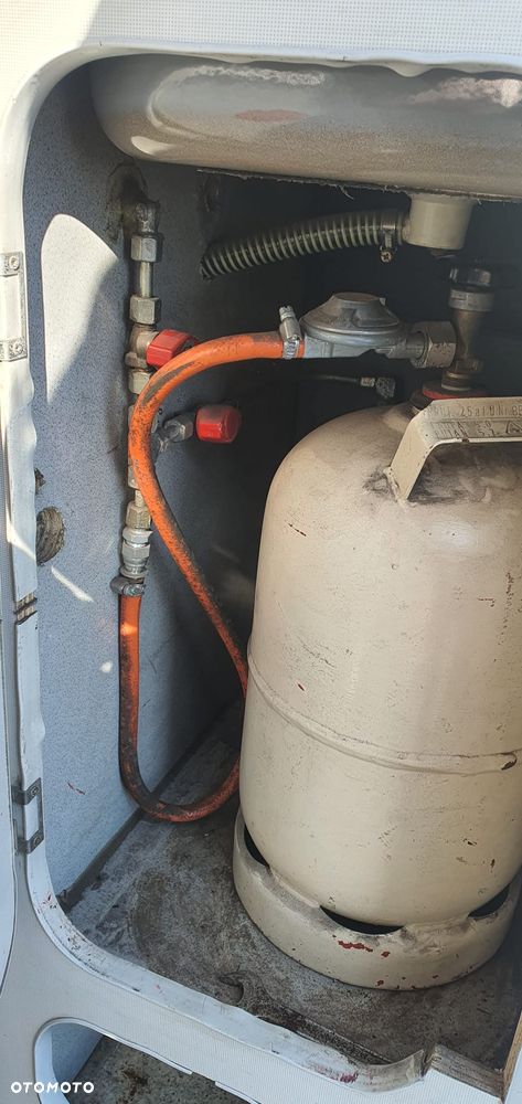 Mercedes-Benz MB100 - 11