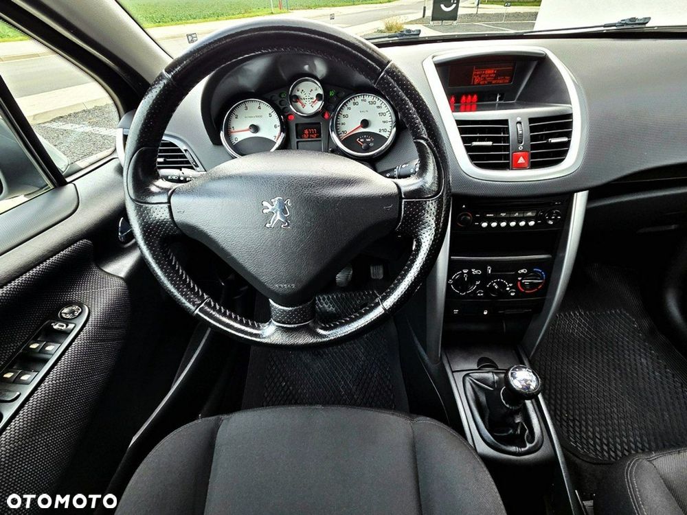 Peugeot 207 1.6 Premium - 12
