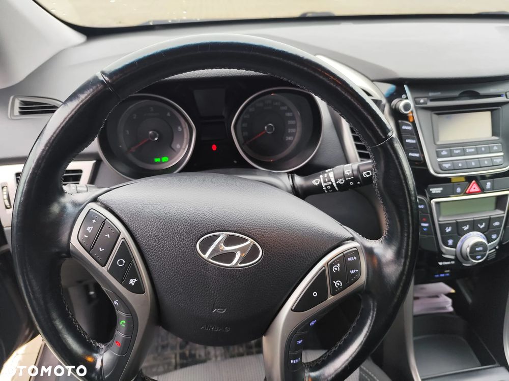 Hyundai i30 1.6 CRDi Trend - 11