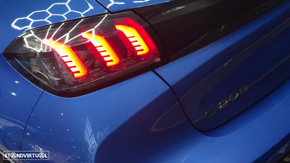 Peugeot e-208 GT - 45