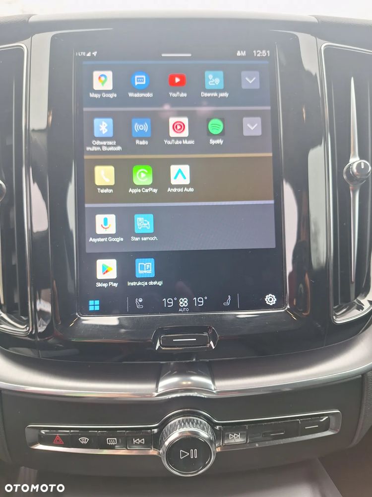 Volvo XC 60 B4 D Momentum Pro - 11