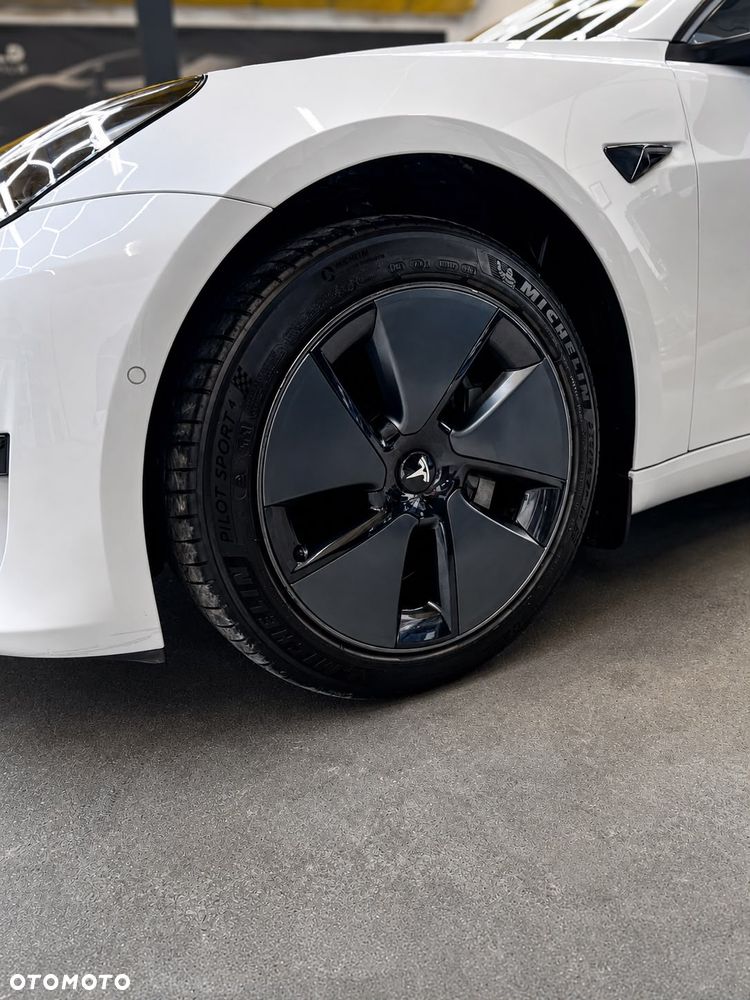 Tesla Model 3 Standard Range Plus - 12