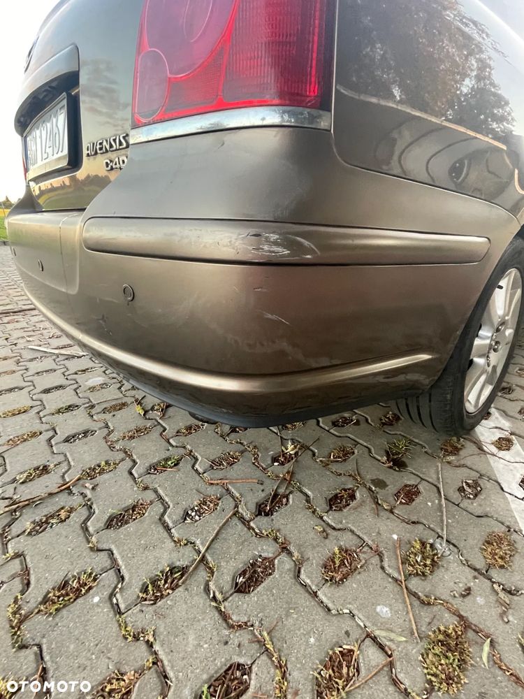 Toyota Avensis - 14