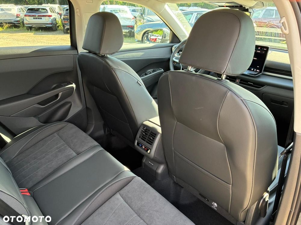 Volkswagen T-Roc - 29