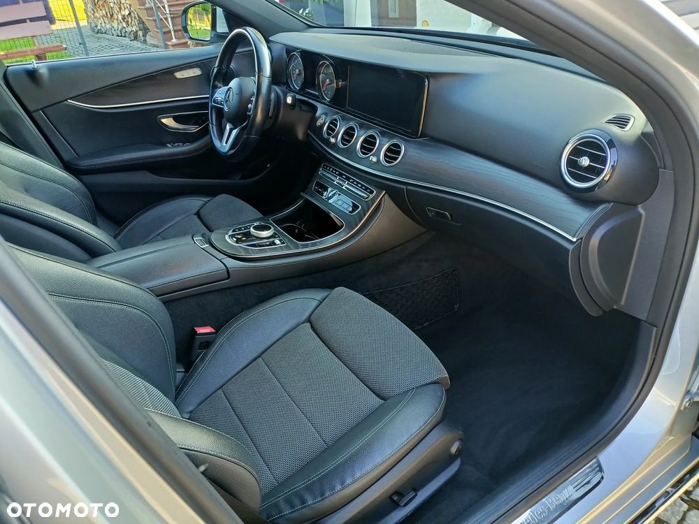 Mercedes-Benz Klasa E 220 d 9G-TRONIC - 36