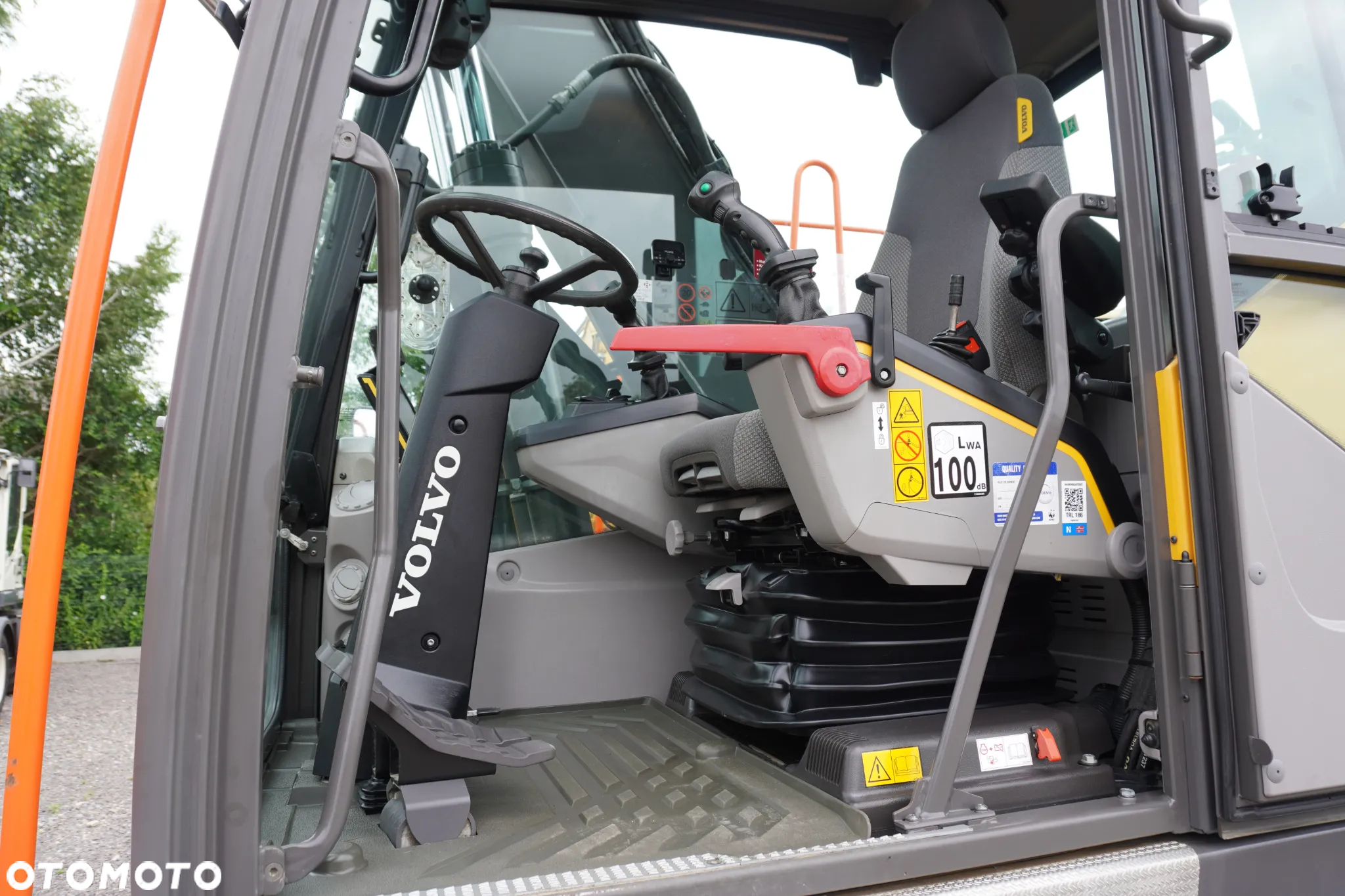 Volvo EW 160 E - 16