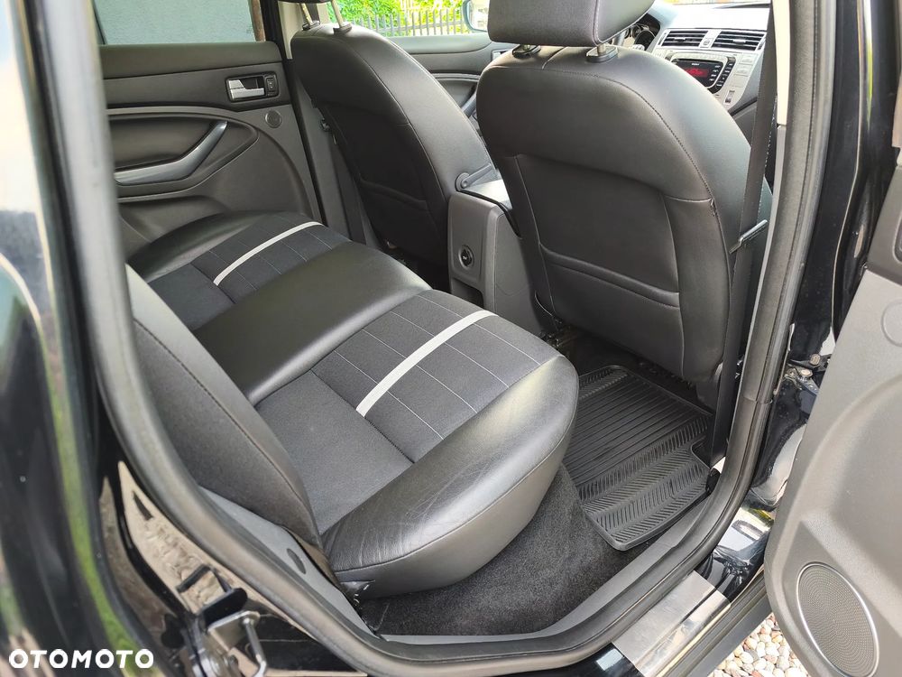 Ford Kuga 2.0 TDCi 2x4 Titanium - 13