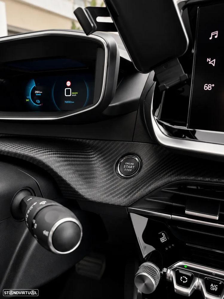 Peugeot e-208 GT - 12