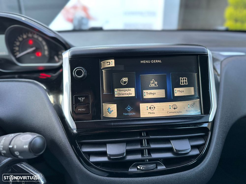 Peugeot 208 e-HDi 92 Stop&Start Style - 18