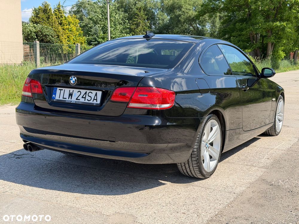 BMW Seria 3 325i Edition Exclusive - 11