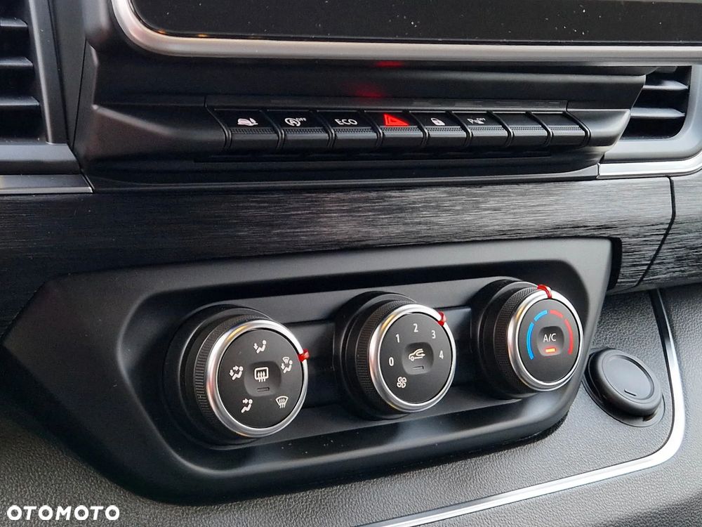 Renault Trafic 2.0 dCi - 26